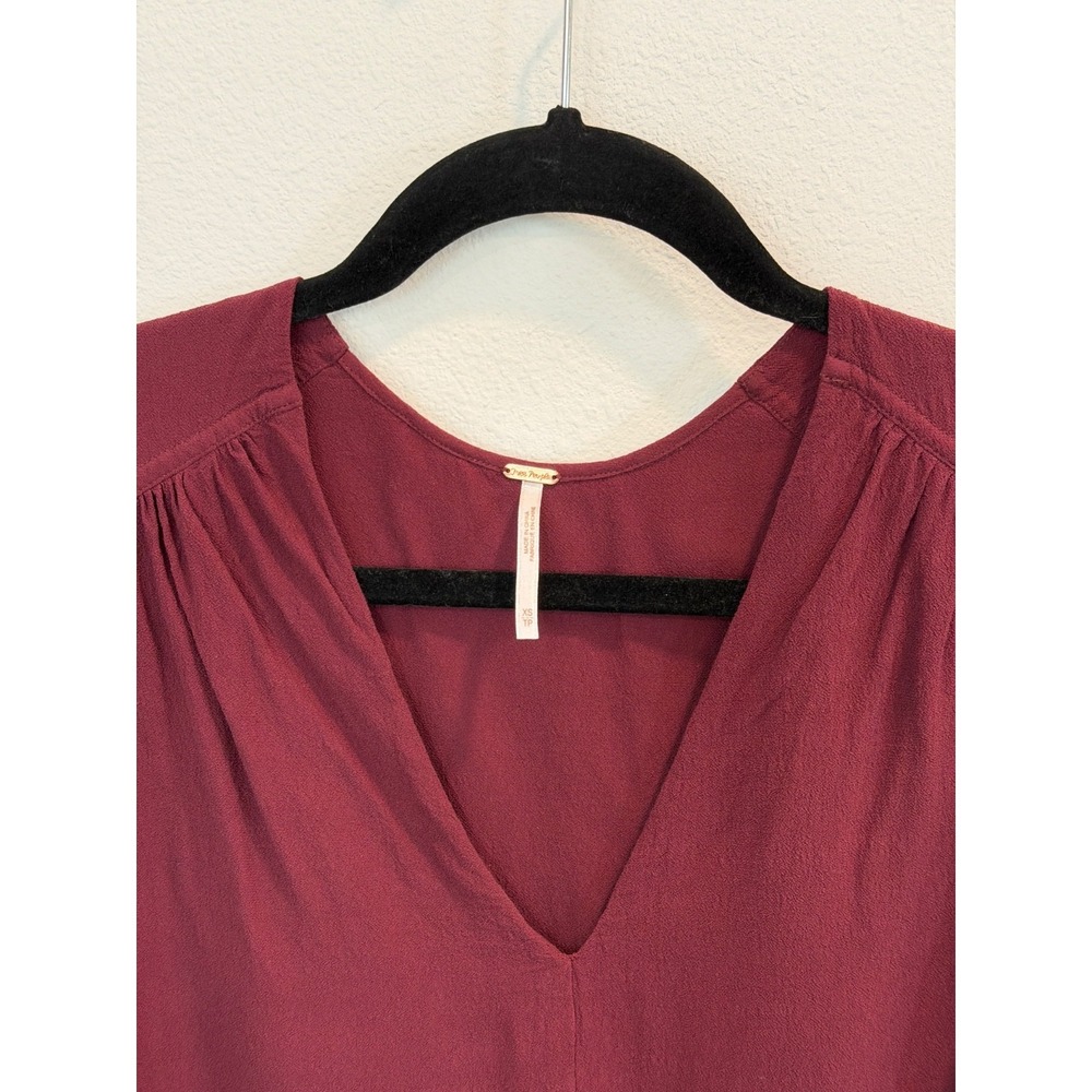 Free People Cropped V-Neck Top XS Burgundy Wine Red Romantic Boho Bell Sleeve - Picture 5 of 8